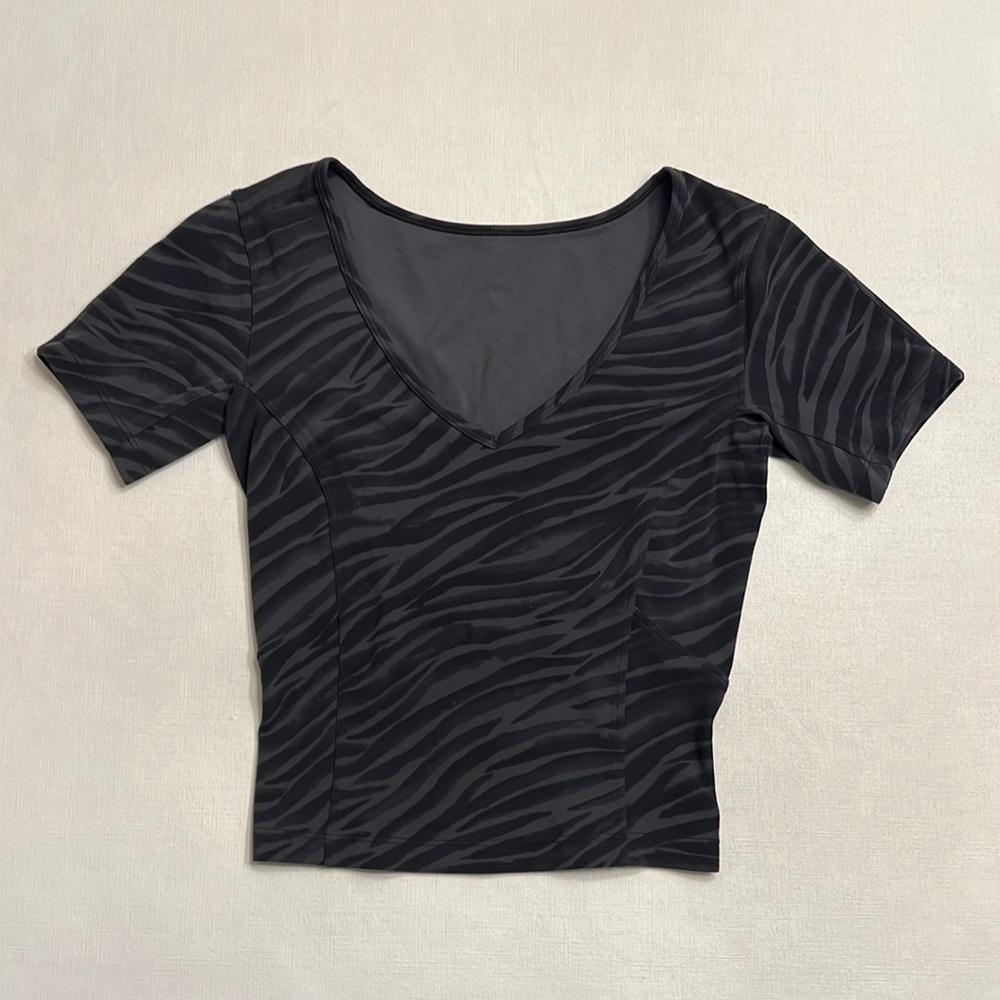 Lululemon Nulu Slim Align T-shirt Zebra Print V neck Short Sleeve